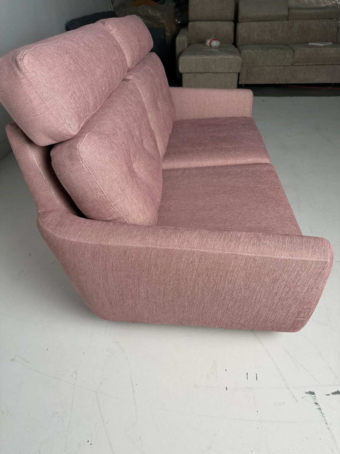 WhatsApp Image 2025-12-18 at 08.03.30